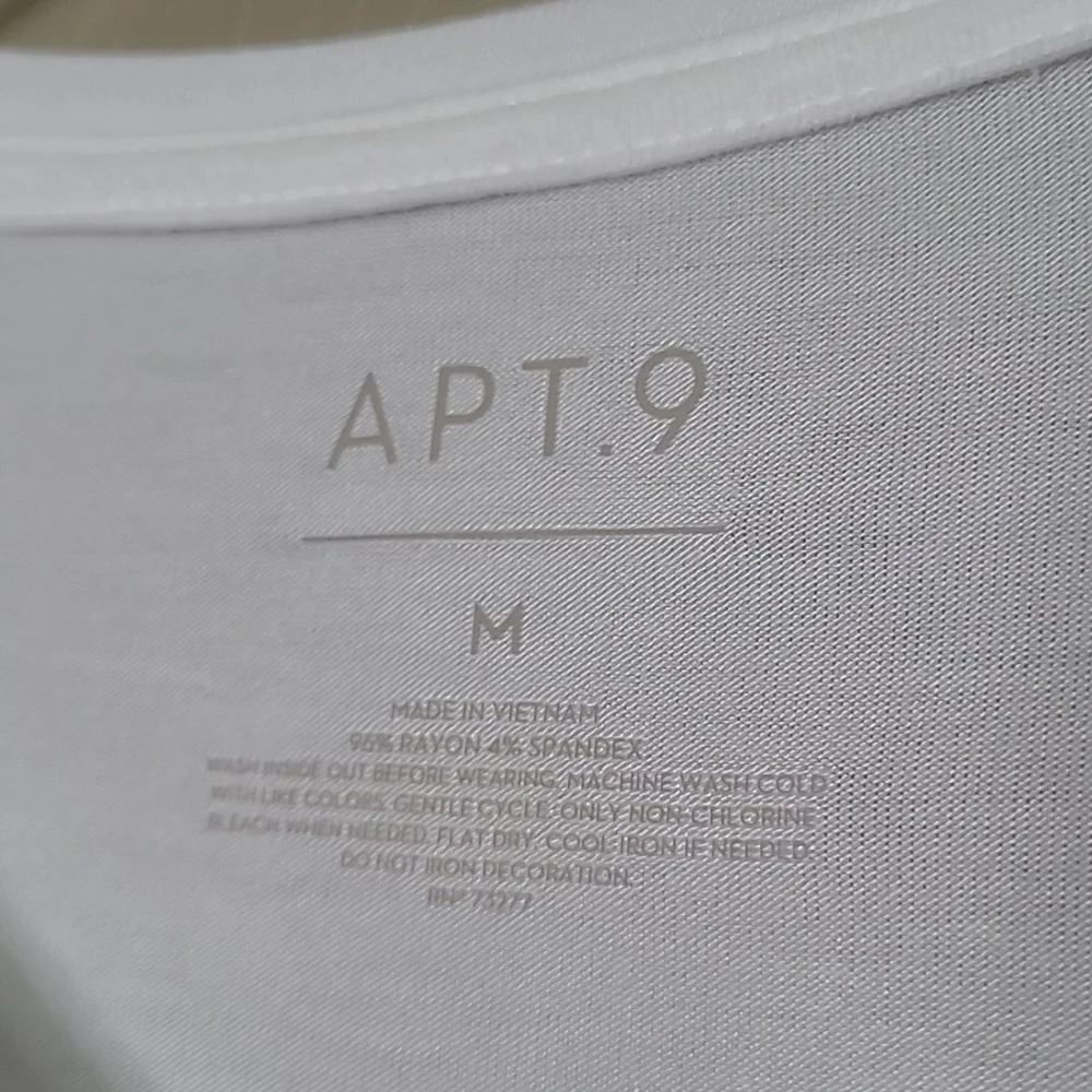 NWT Apt. 9 White Zebra Print Glitter Top Size Medium - Picture 7 of 7